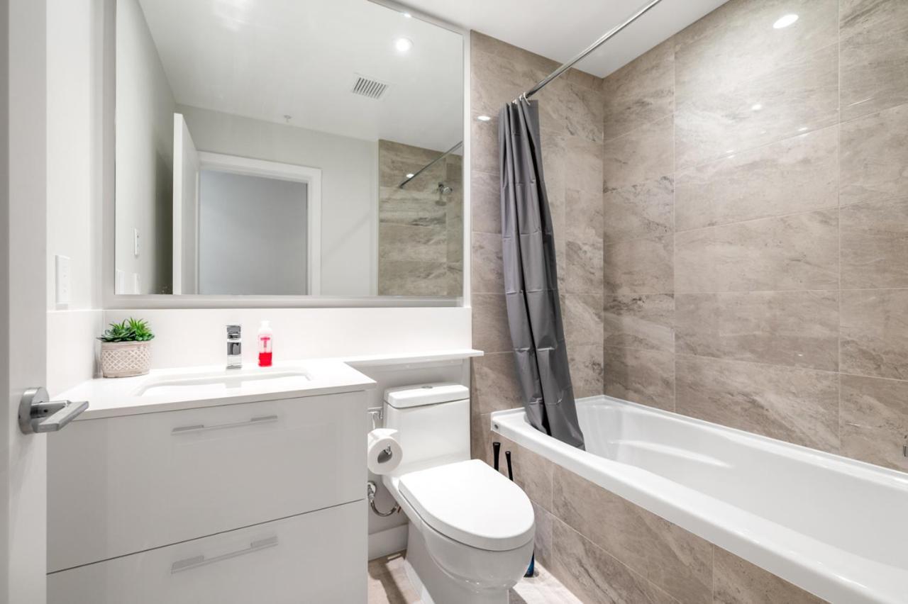 Urban Oasis: Stylish Apartment Retreat At Ubc Vancouver Eksteriør bilde